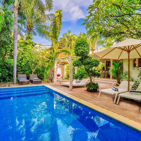 Villa White Stars Seminyak Buitenkant foto