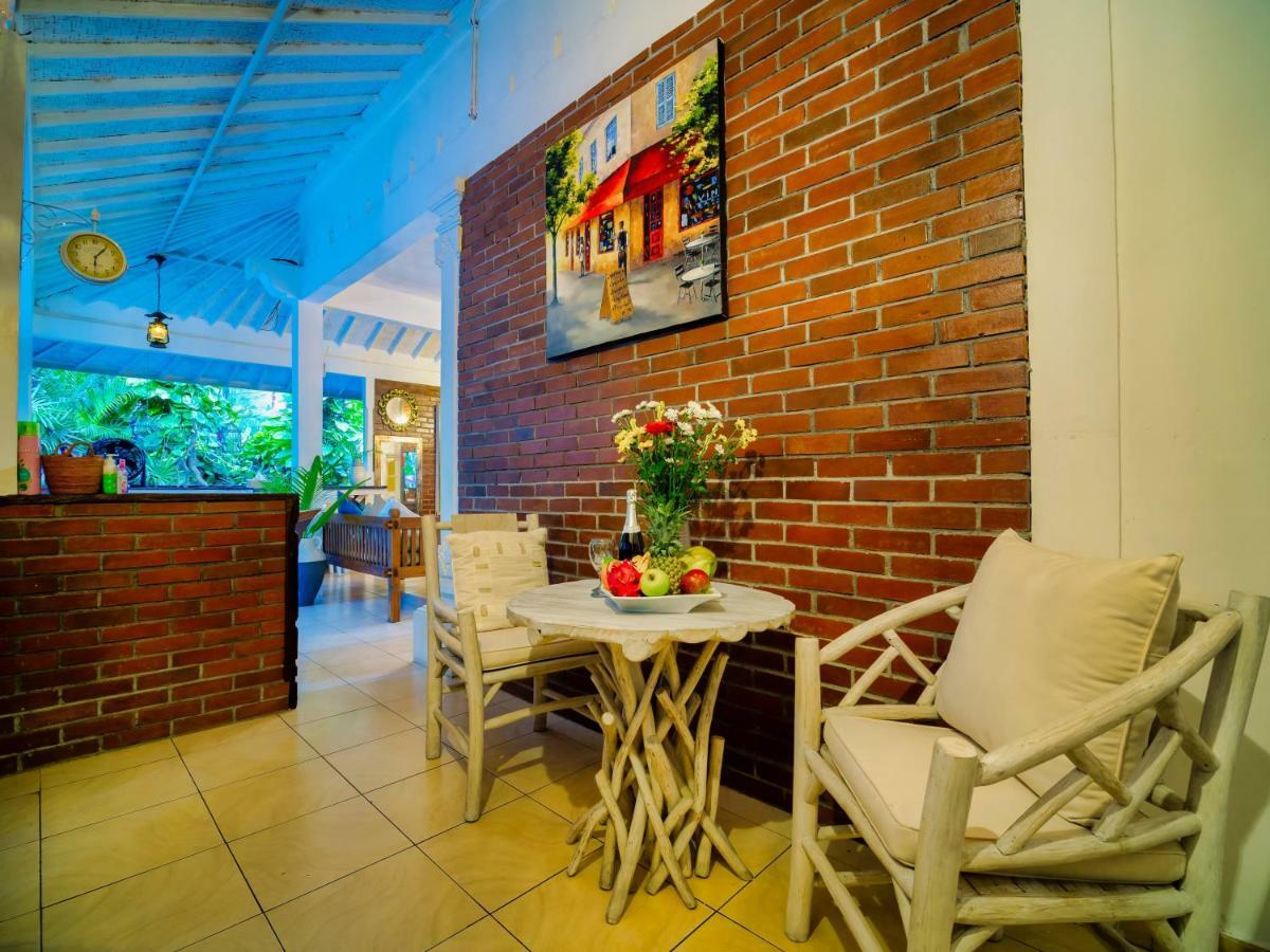 Villa White Stars Seminyak Buitenkant foto