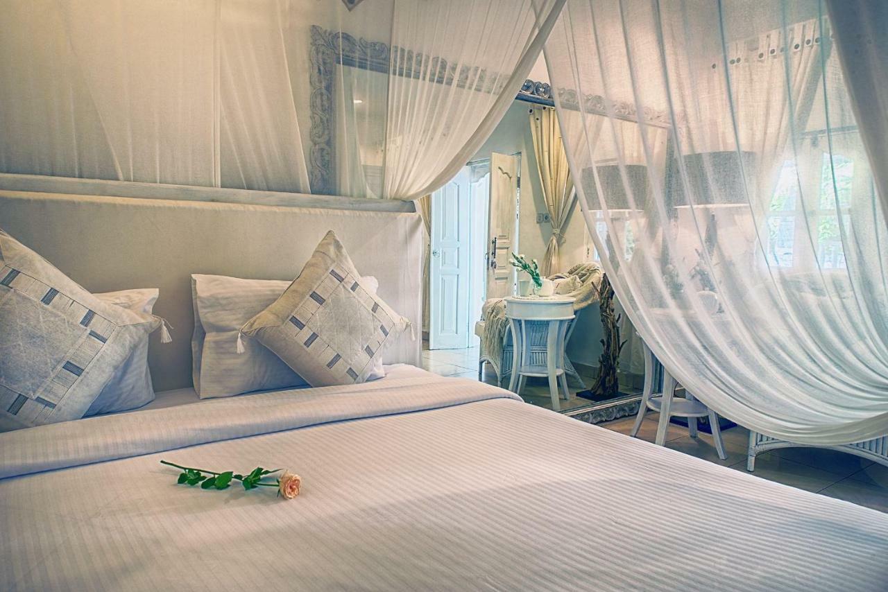 Villa White Stars Seminyak Buitenkant foto