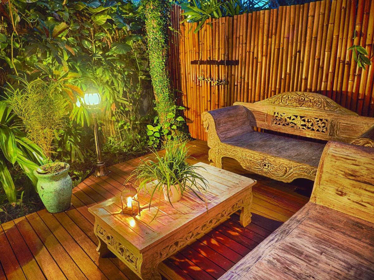 Villa White Stars Seminyak Buitenkant foto