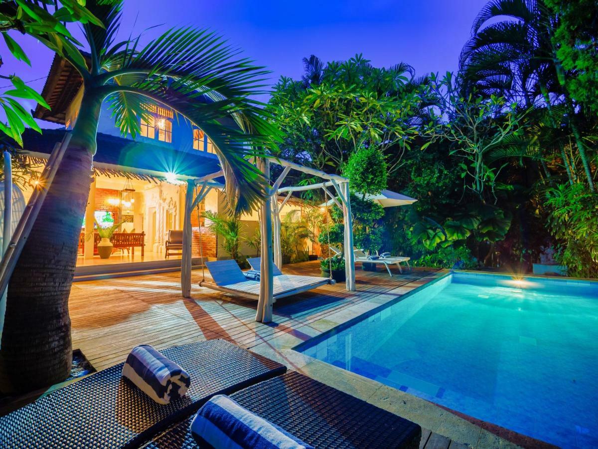 Villa White Stars Seminyak Buitenkant foto